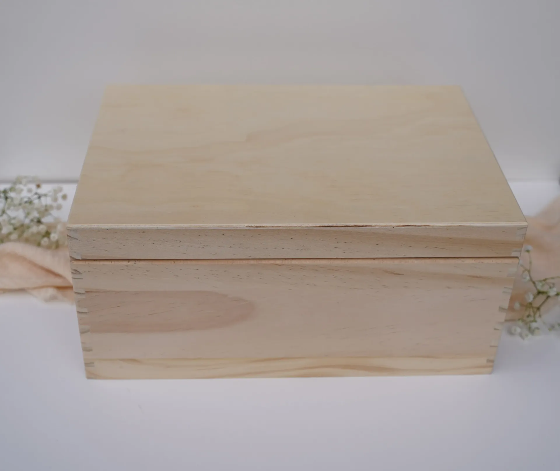 Holzkiste mit Deckel - "Wunschgravur"