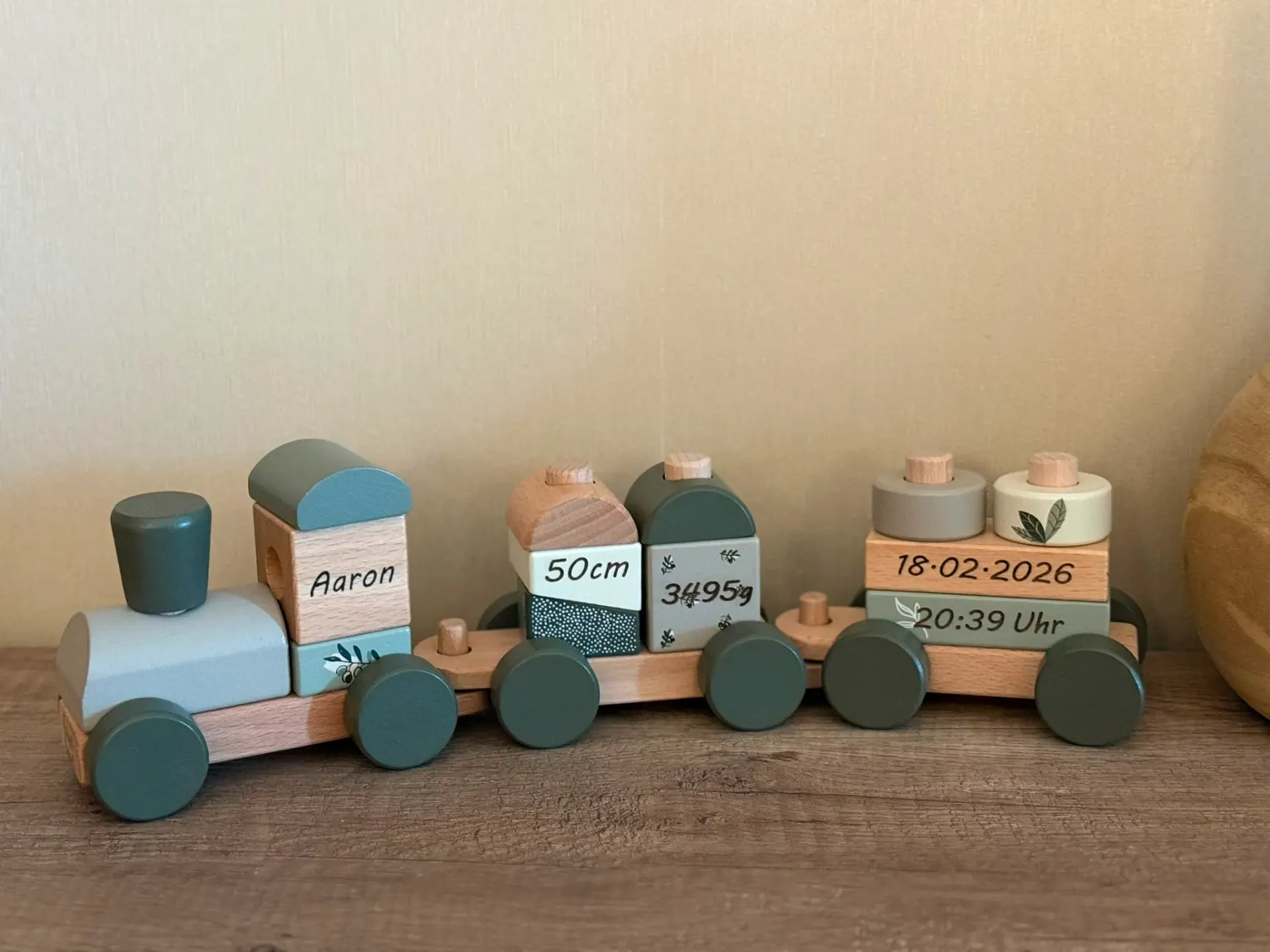 LABEL LABEL Holz Eisenbahn personalisiert - grün