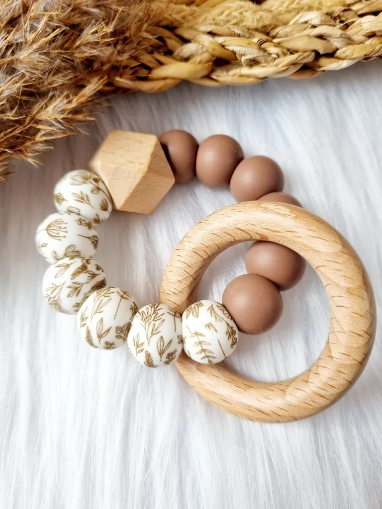 Beißring - Blätter braun/beige personalisiert (ohne Name)