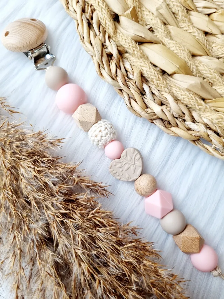 Schnullerkette - Herz beige/rosa personalisiert