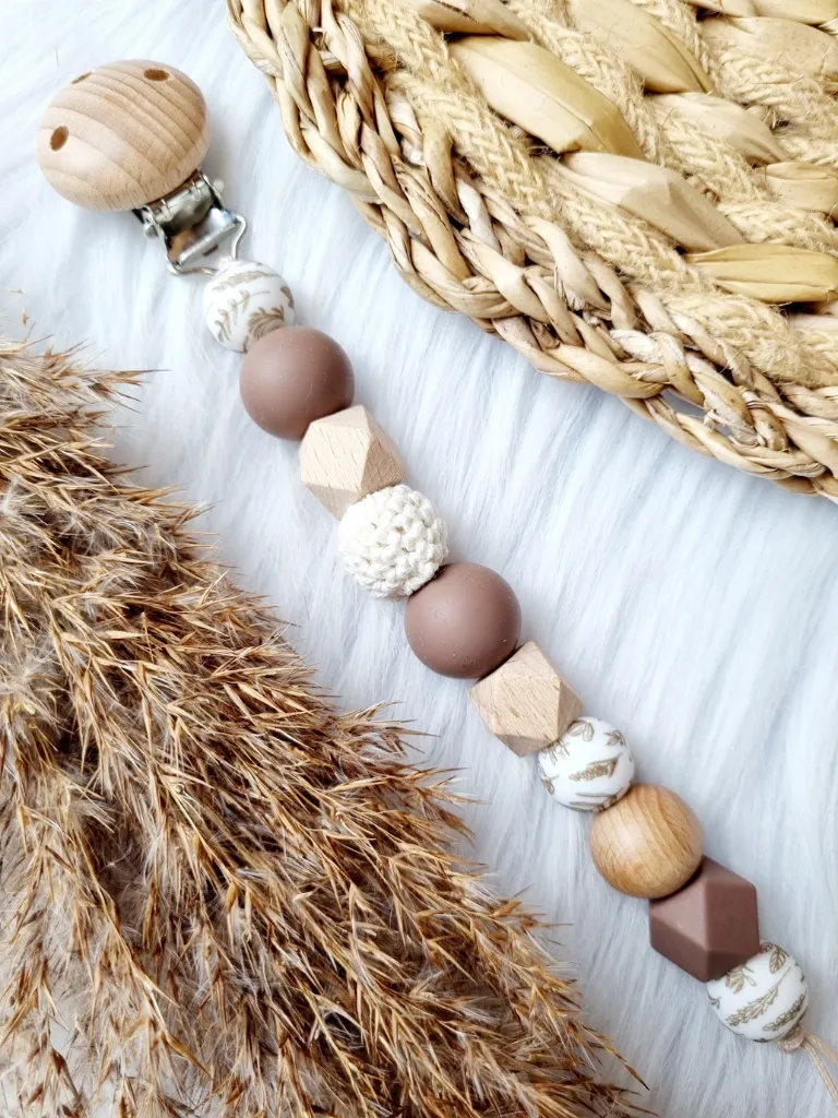 Schnullerkette - Blätter braun/beige personalisiert (ohne Name)