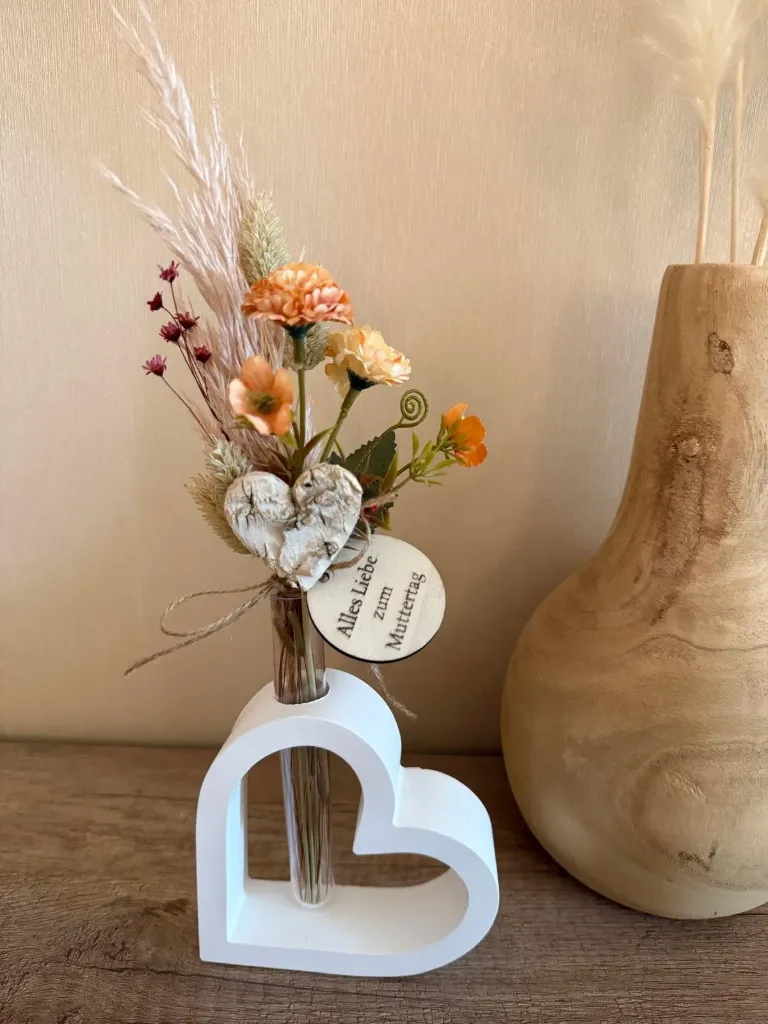 Herz mit Reagenzglas & Trockenblumen - Muttertag