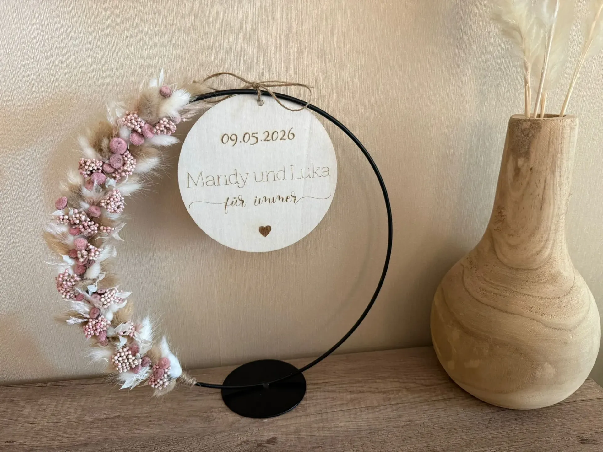 Ring mit Trockenblumen zur Hochzeit - personalisiert (schwarz, natur)