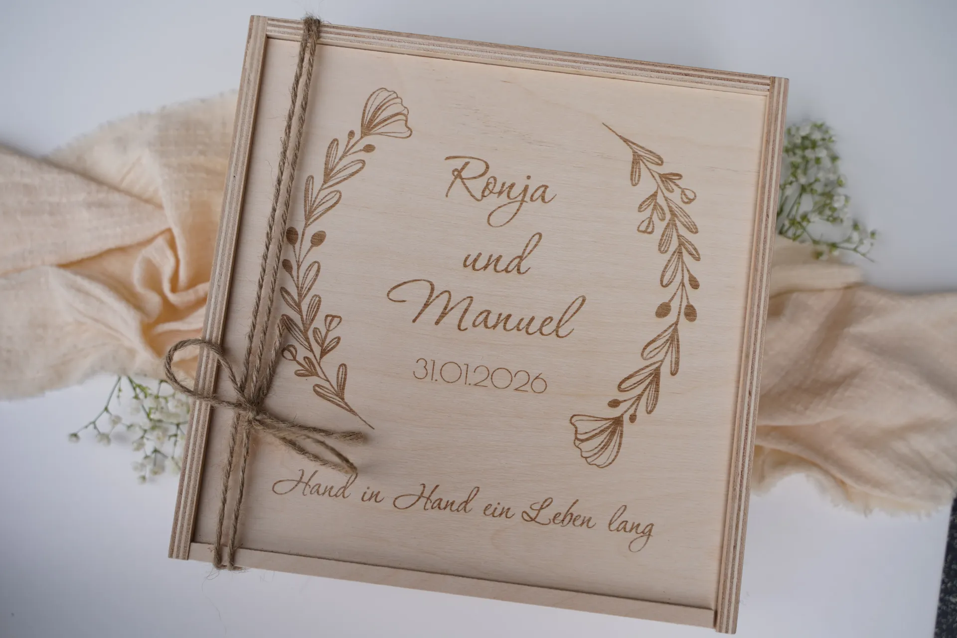 Erinnerungskiste Hochzeit - Hand in Hand