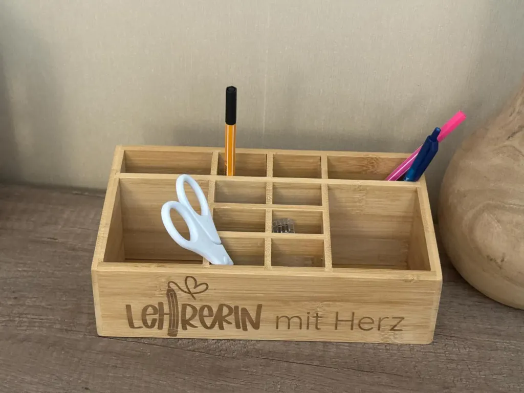 Schreibtischorganizer - Lehrerin mit Herz